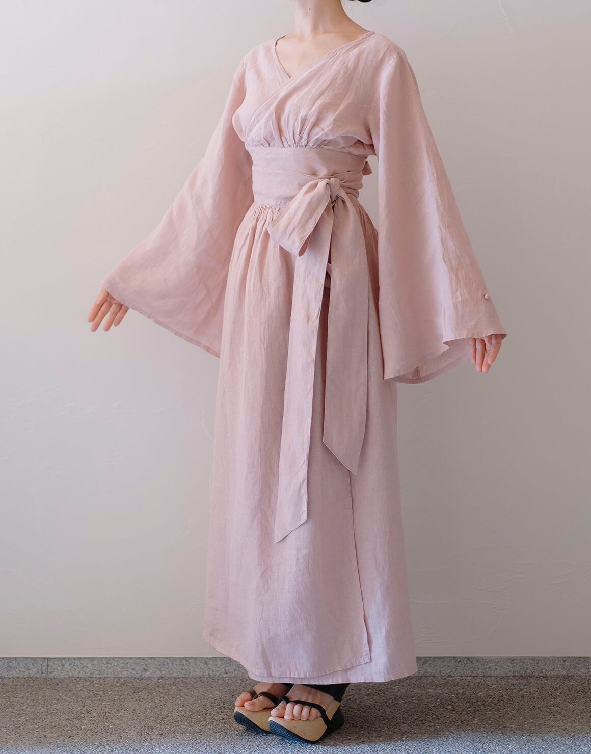 レイラ 灰桜